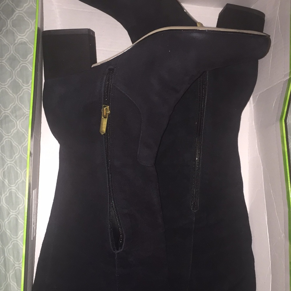 New Sam Edelman Elena black Suede Boots. Size 7.